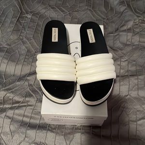 Steve Madden slides